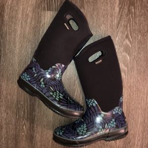 Size 9 Tall BOGS boots! Willing to negotiate
